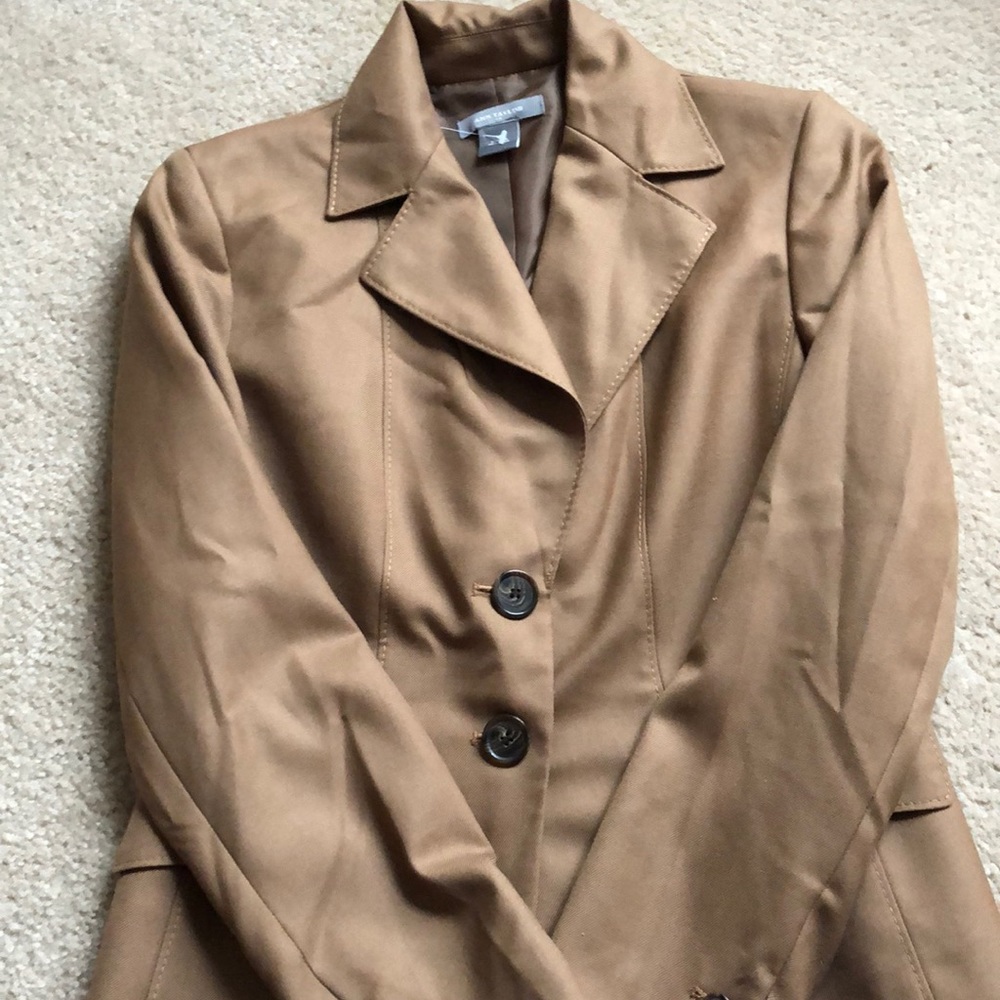 Woman’s Ann Taylor blazer